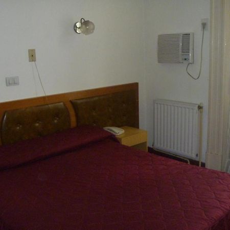 Hotel Turista Буенос-Айрес Номер фото
